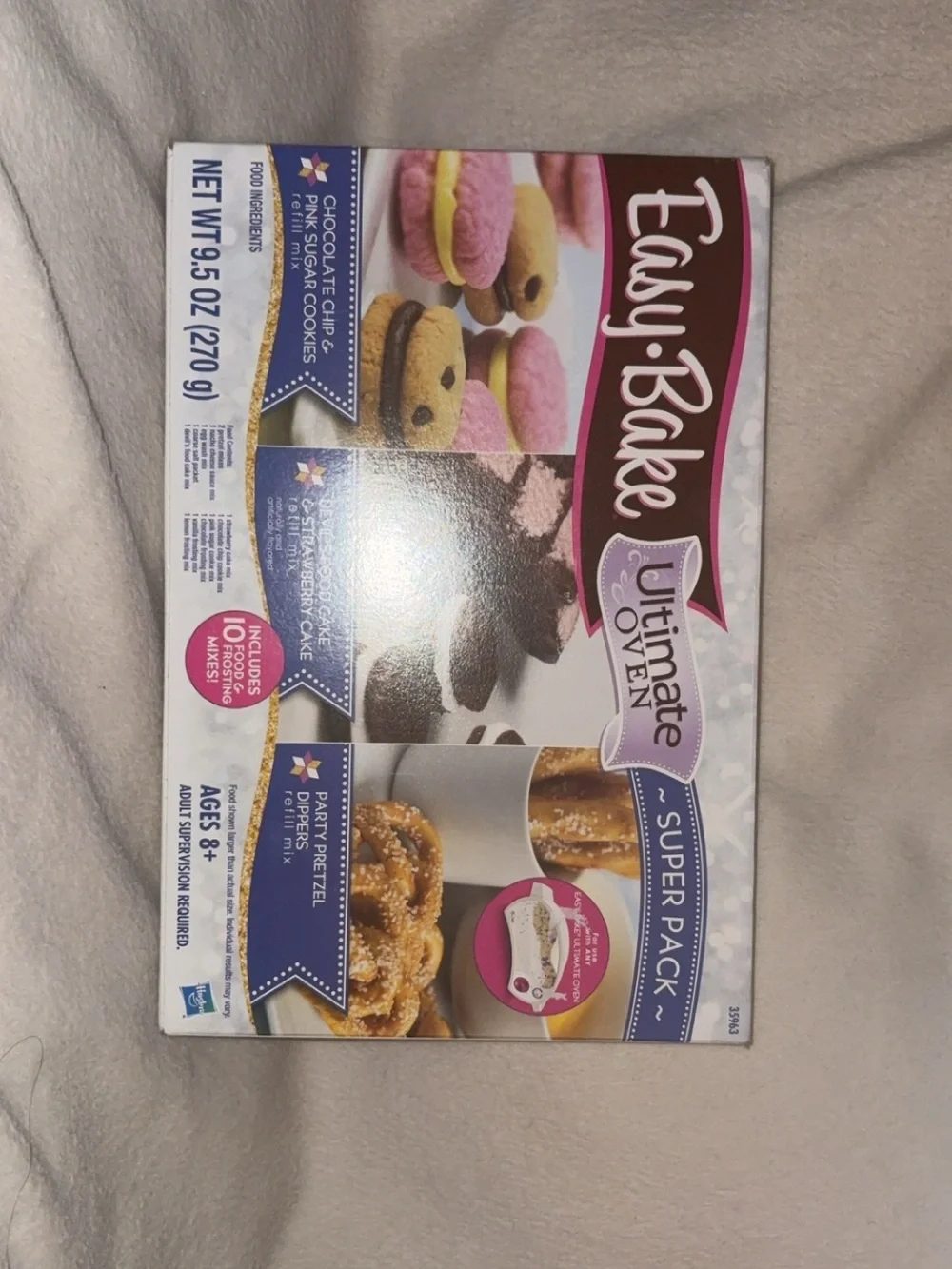 Vintage Easy-Bake Ultimate Oven Super Pack includes food frosting mix’s!